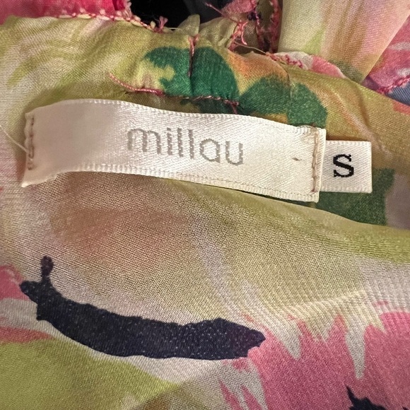 MILLAU silky tank with flower straps and racer back style. S. - Picture 3 of 8